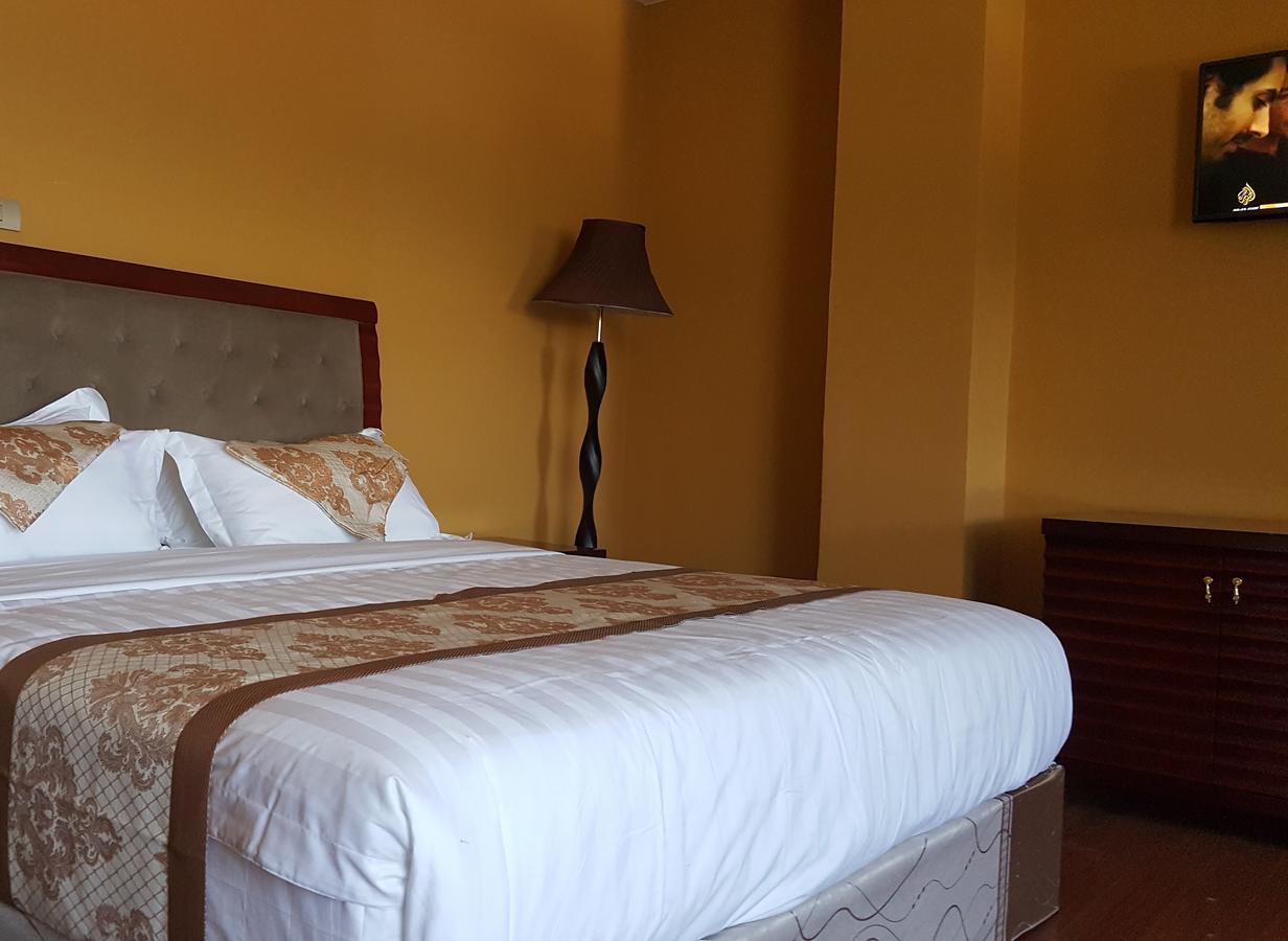 Blue Nest Hotel Addis Abeba Esterno foto