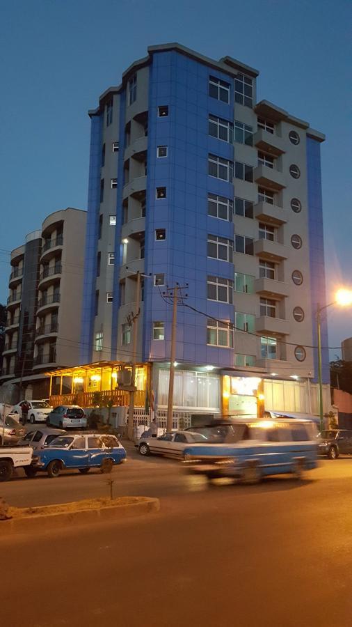 Blue Nest Hotel Addis Abeba Esterno foto