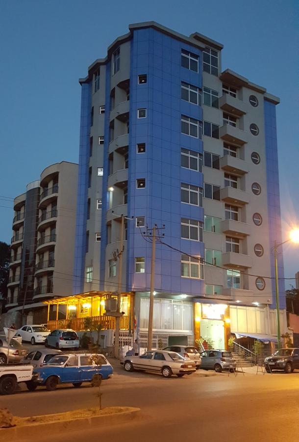 Blue Nest Hotel Addis Abeba Esterno foto