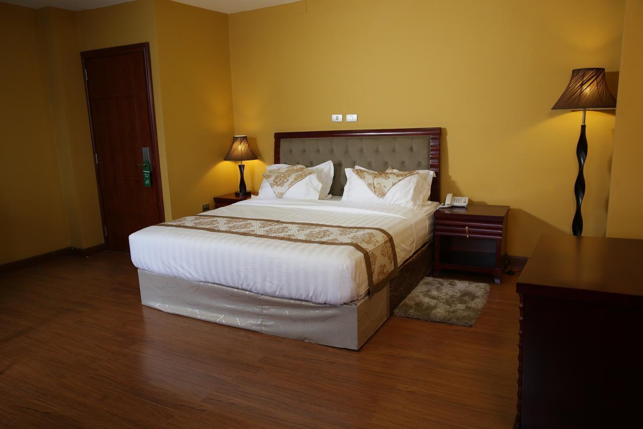 Blue Nest Hotel Addis Abeba Esterno foto