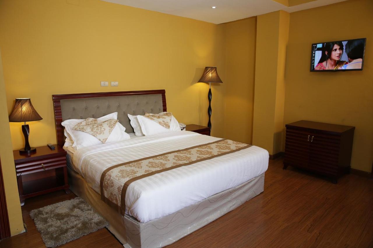 Blue Nest Hotel Addis Abeba Esterno foto